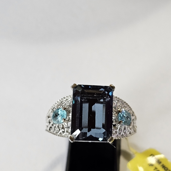 Natural London Blue Topaz Ring With Neon Apatite Accent Stones Size 9.5 - Picture 7 of 8